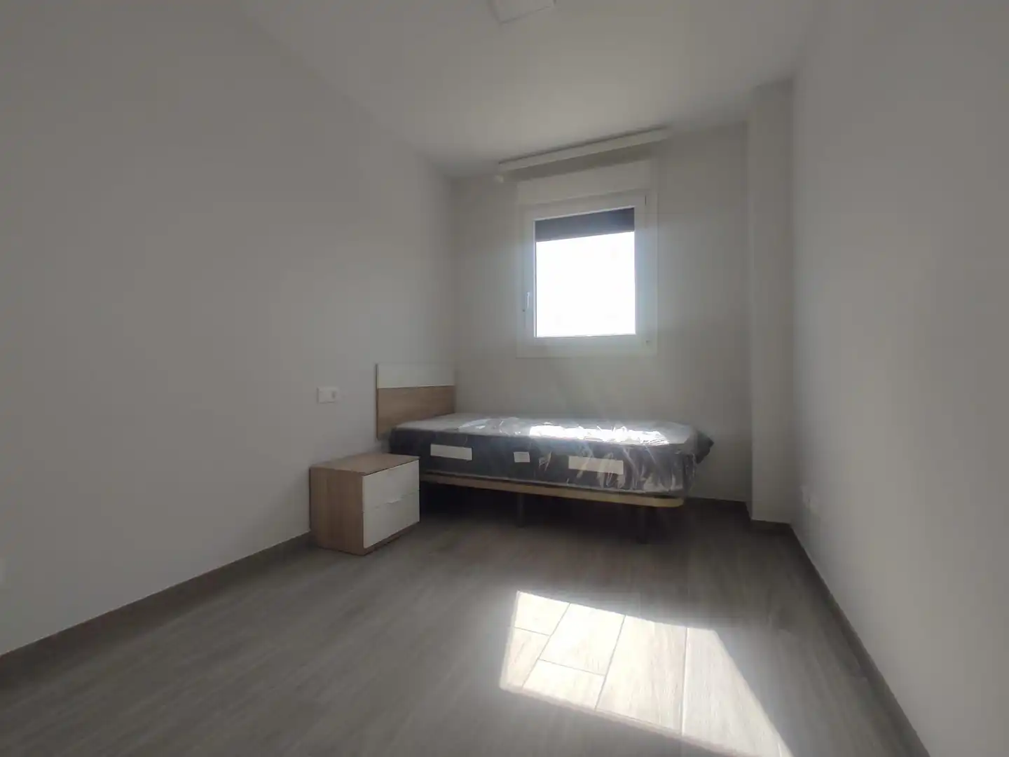 Schlafzimmer von Wohnung zur Miete in Dos Hermanas mit Klimaanlage, Heizung und Terrasse