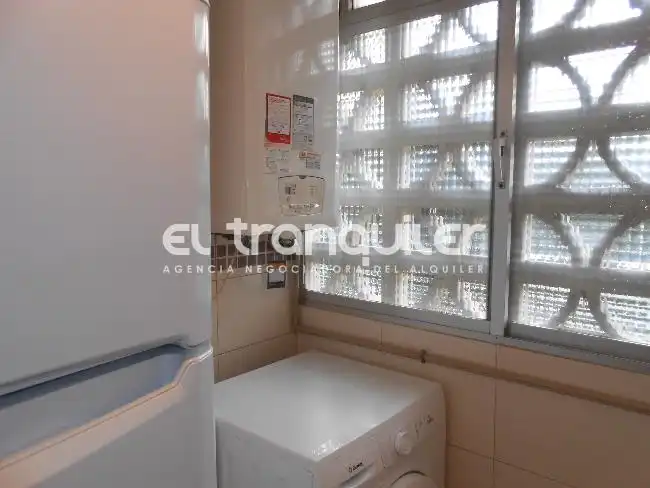 Cuina de Pis de lloguer en Madrid amb Terrassa, Moblat i Rentadora