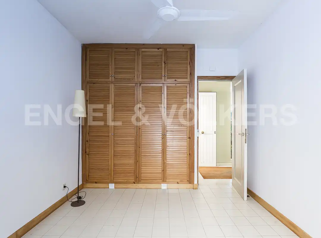 Bedroom of Houses for sale in Barcelona  with Heating, Private garden and Parquet flooring