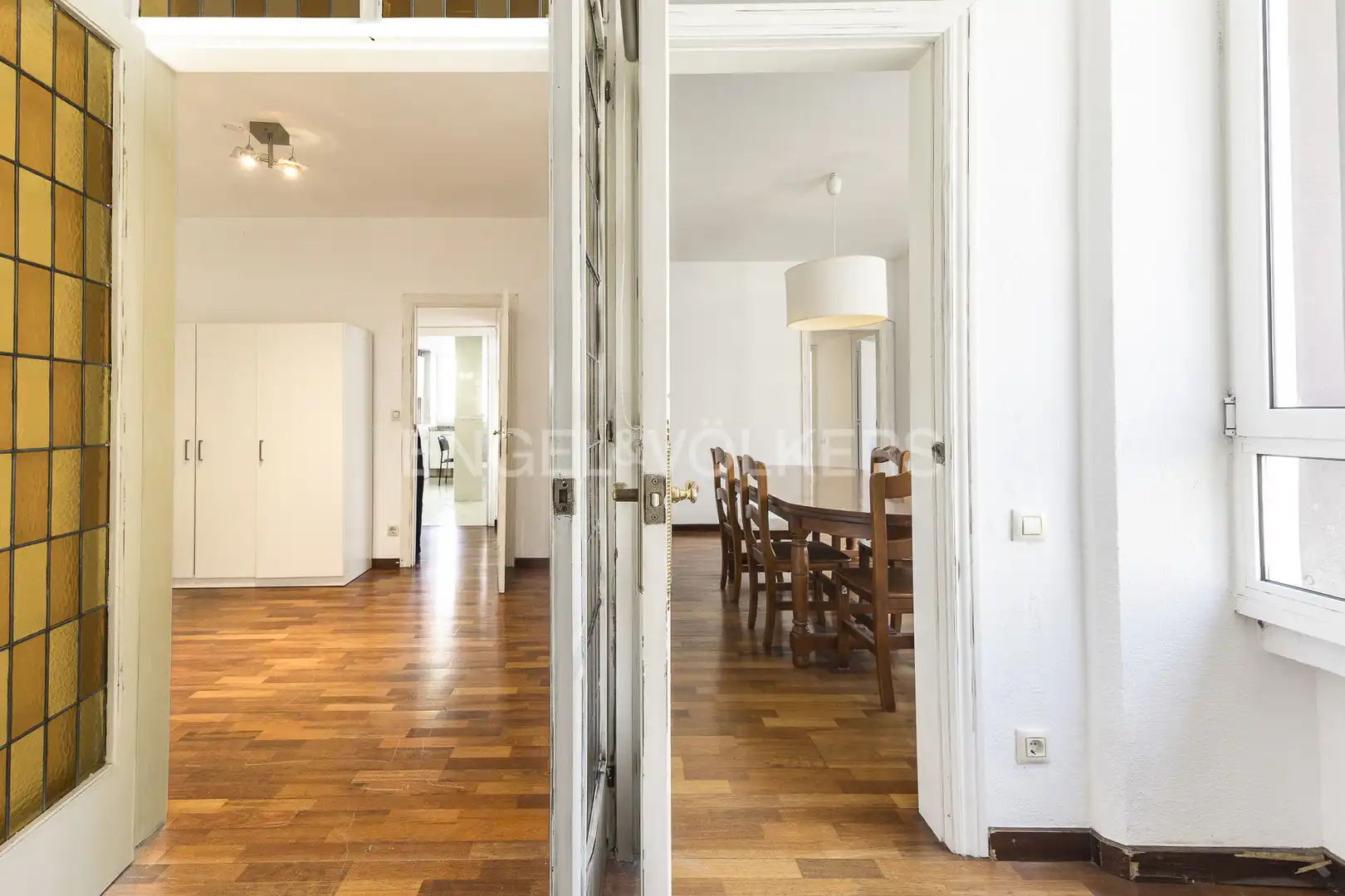 Piso en venta en Barcelona con Calefacción y Parquet