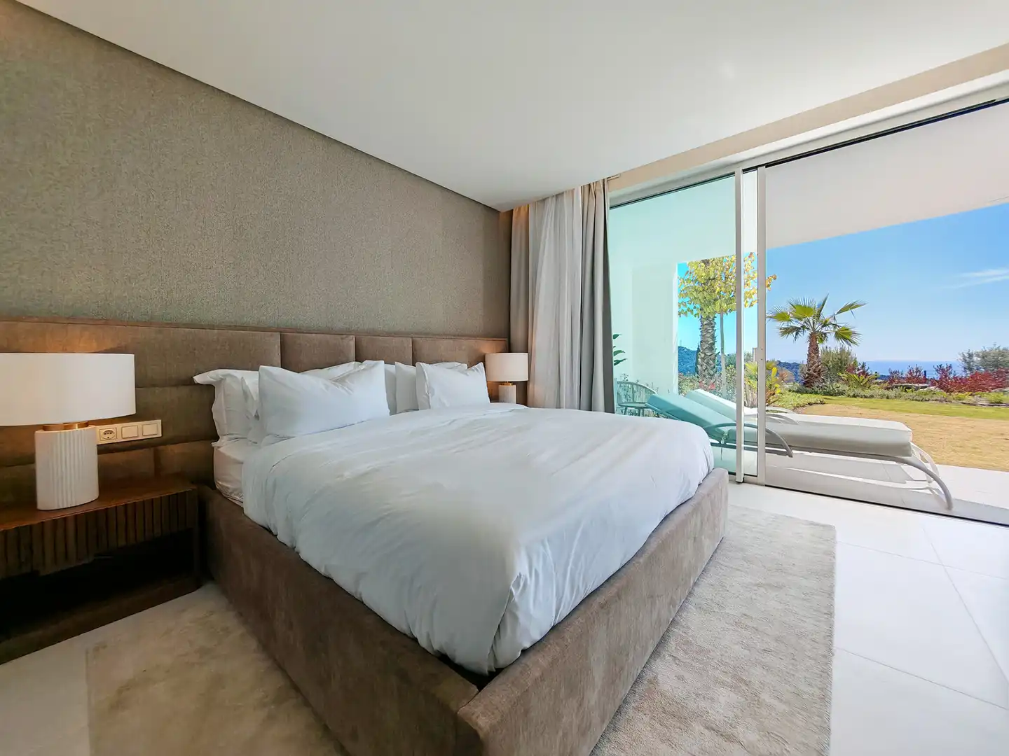 Habitación de Planta baja en venta en Marbella con Terraza, Trastero y Piscina