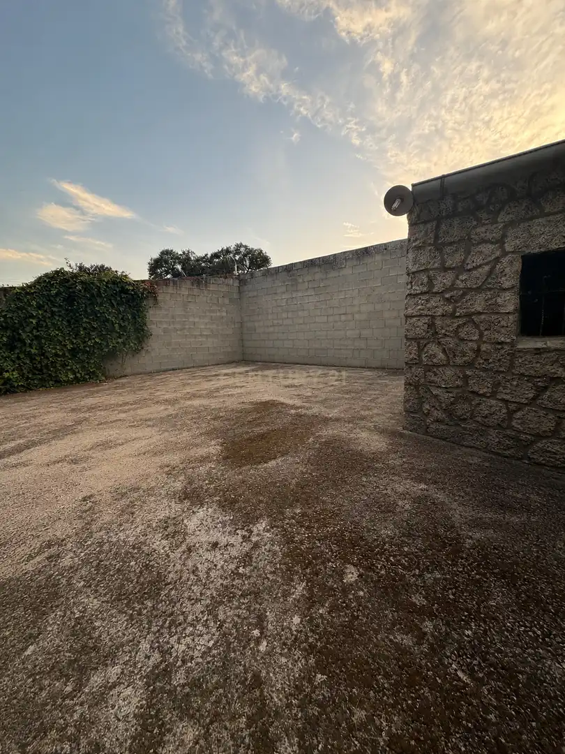 Aparcament de Casa o xalet en venda en Trujillo amb Aire condicionat, Jardí privat i Traster