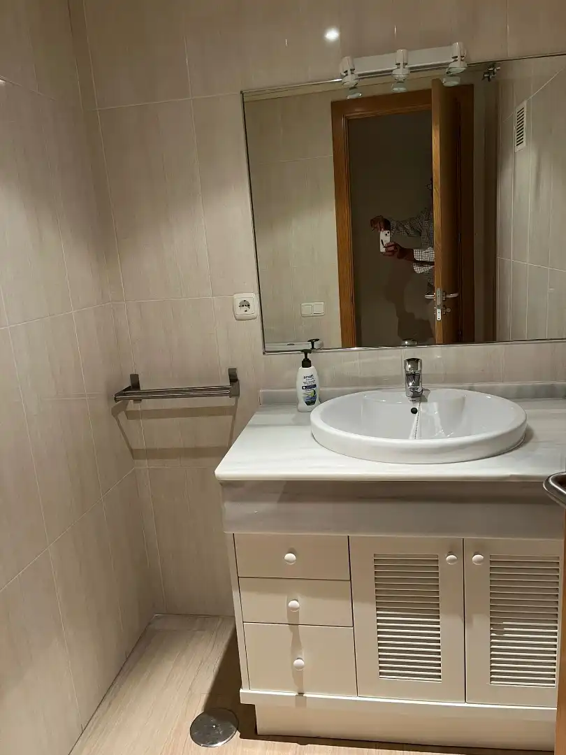Badezimmer von Wohnung zur Miete in Córdoba mit Klimaanlage, Heizung und Ofen
