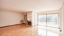 Living room of Single-family semi-detached for sale in  Madrid Capital  with Air Conditioner, Heating and Private garden