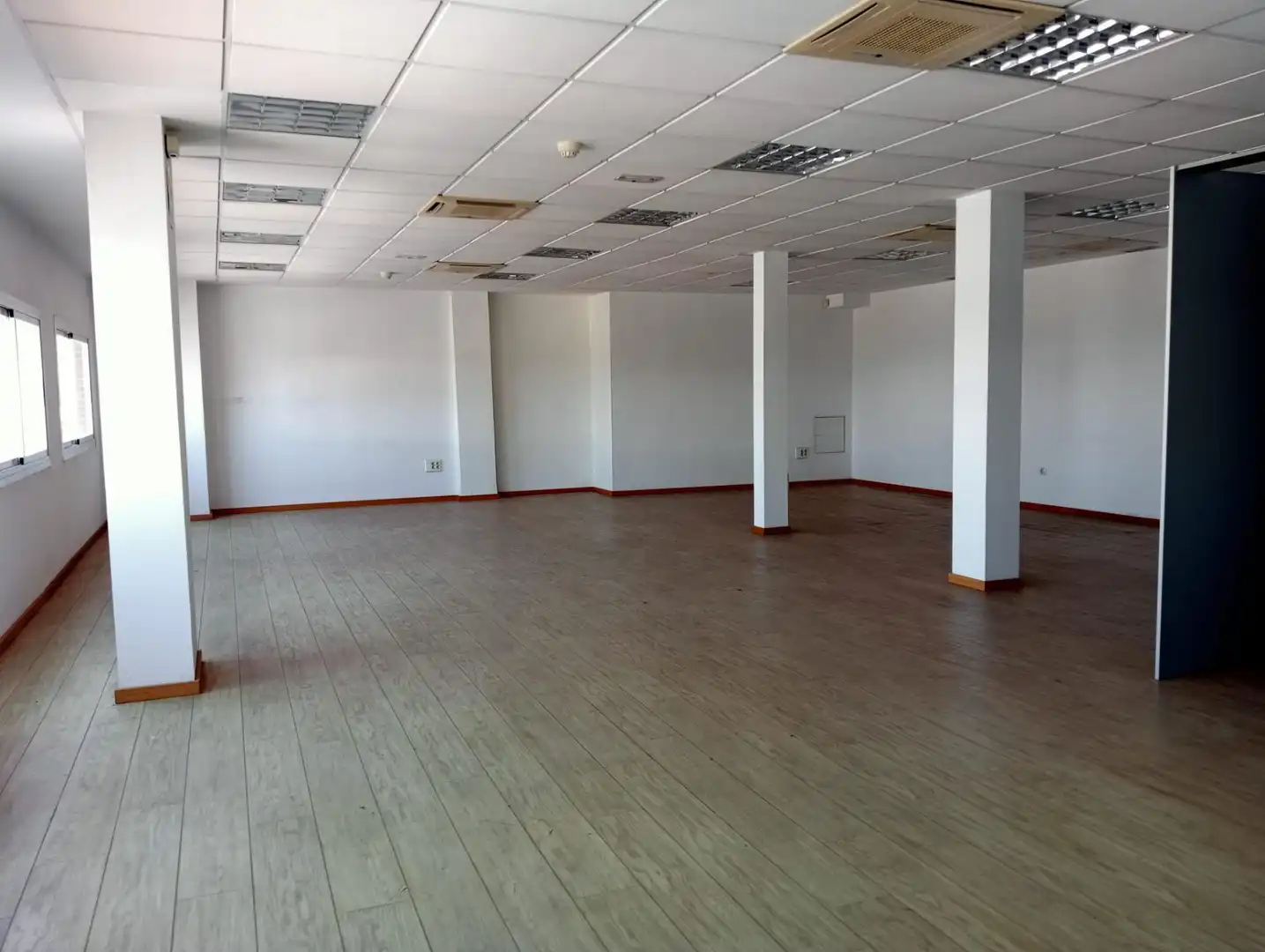 Industrial buildings for rent in Xirivella