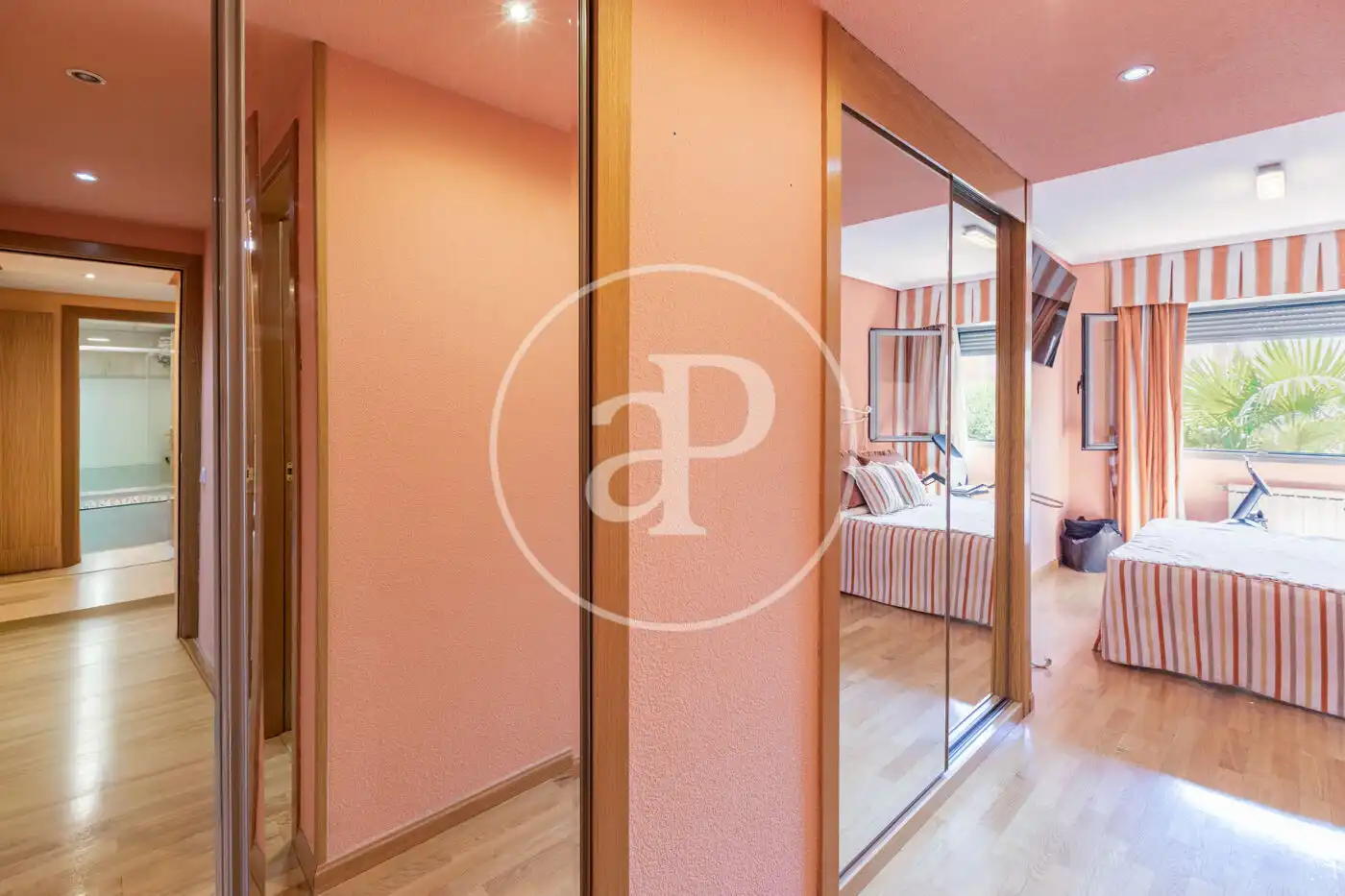 Habitación de Piso en venta en Madrid con Aire acondicionado, Calefacción y Jardín privado