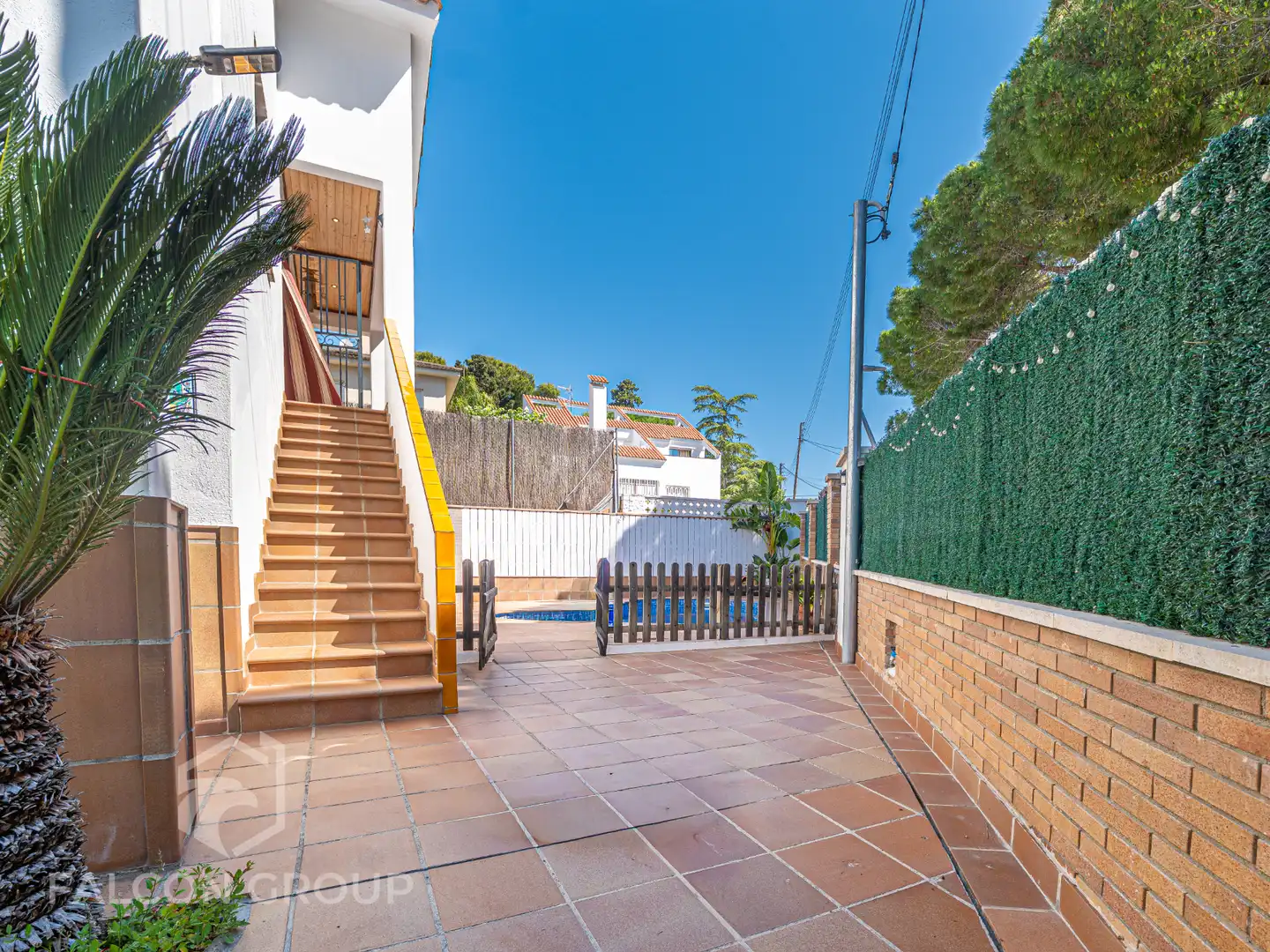 Vista exterior de Casa o xalet en venda en Calafell amb Jardí privat, Terrassa i Piscina