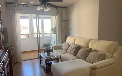 Living room of Flat for sale in  Valencia Capital  with Private garden and Balcony