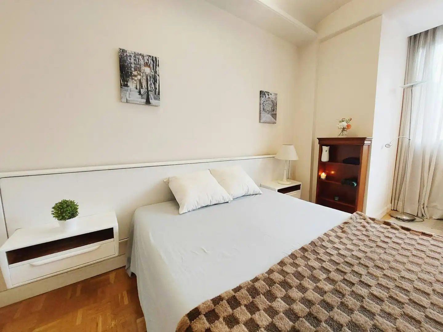 Bedroom of Flat for rent in Madrid  with Air Conditioner, Heating and Washing machine