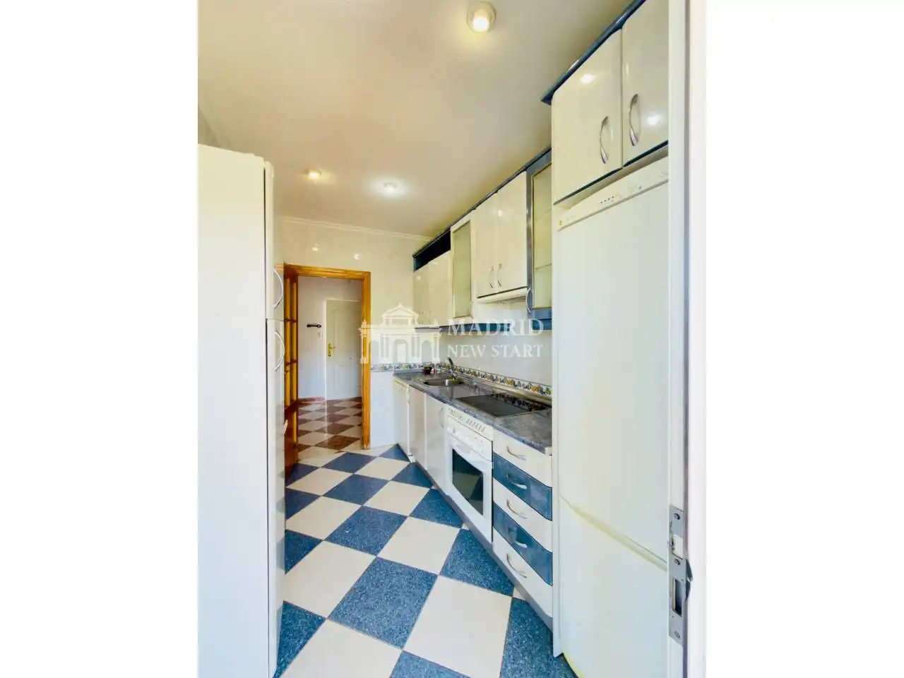 Cocina de Casa o chalet en venta en Villa del Prado con Aire acondicionado, Calefacción y Jardín privado