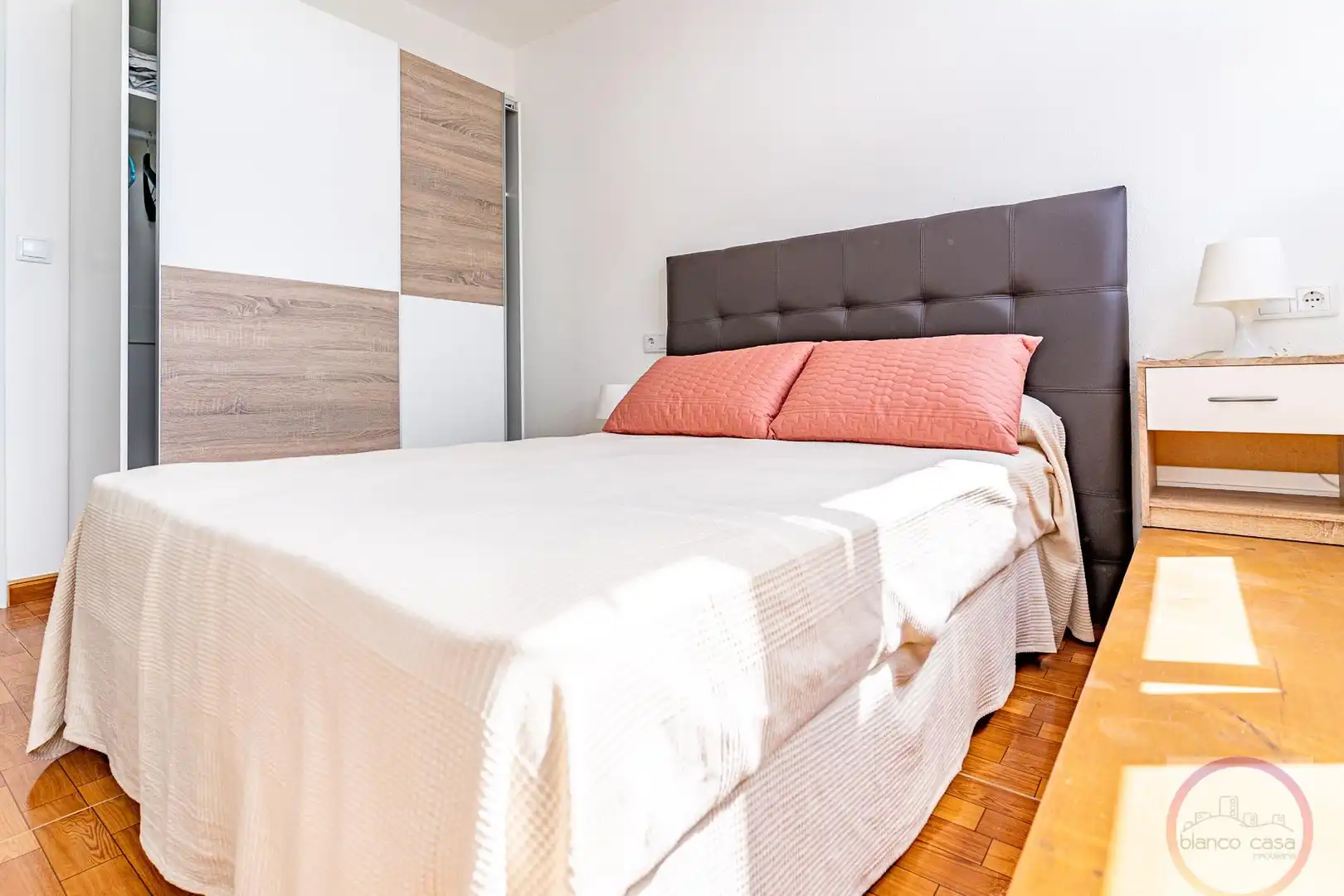 Habitación de Piso en venta en A Coruña Capital  con Calefacción y Amueblado