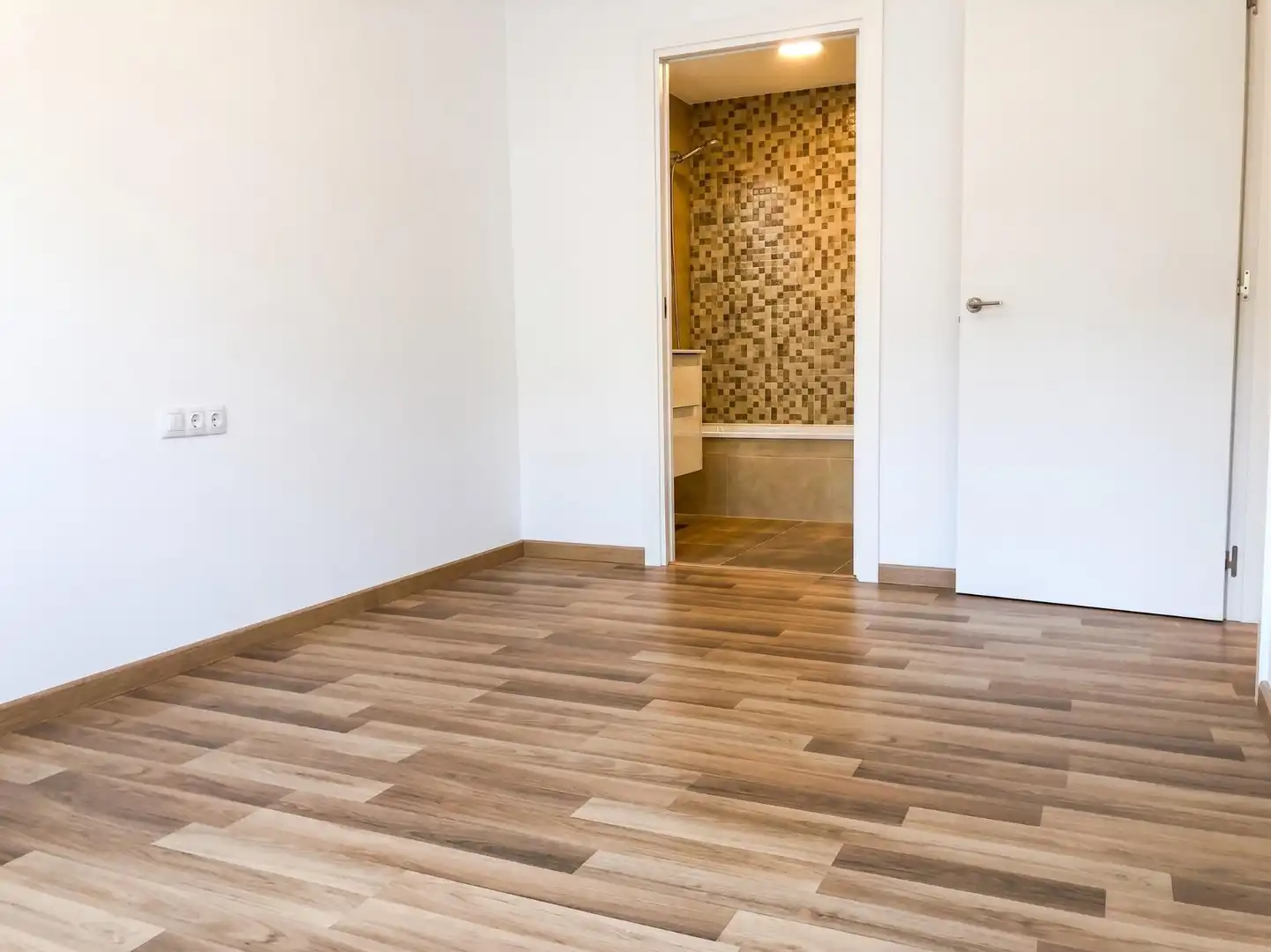 Piso en venta en L'Hospitalet de Llobregat con Aire acondicionado, Calefacción y Jardín privado