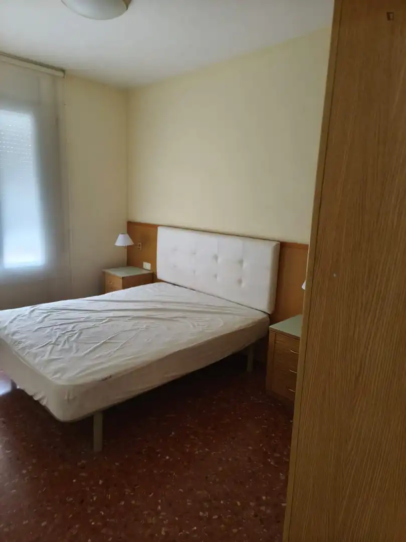 Habitación de Apartamento de alquiler en Terrassa con Aire acondicionado, Calefacción y Amueblado