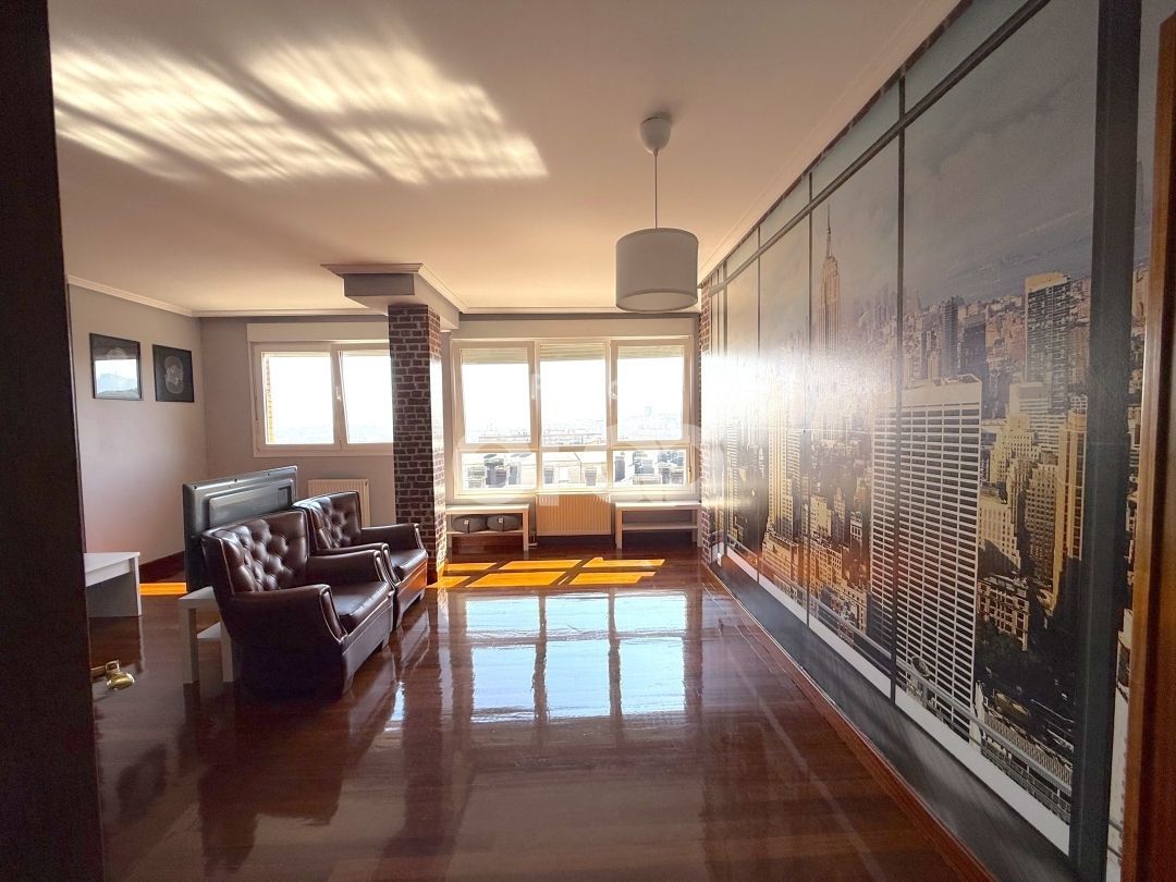 Sala de estar de Dúplex en venta en Santurtzi  con Calefacción, Terraza y Trastero
