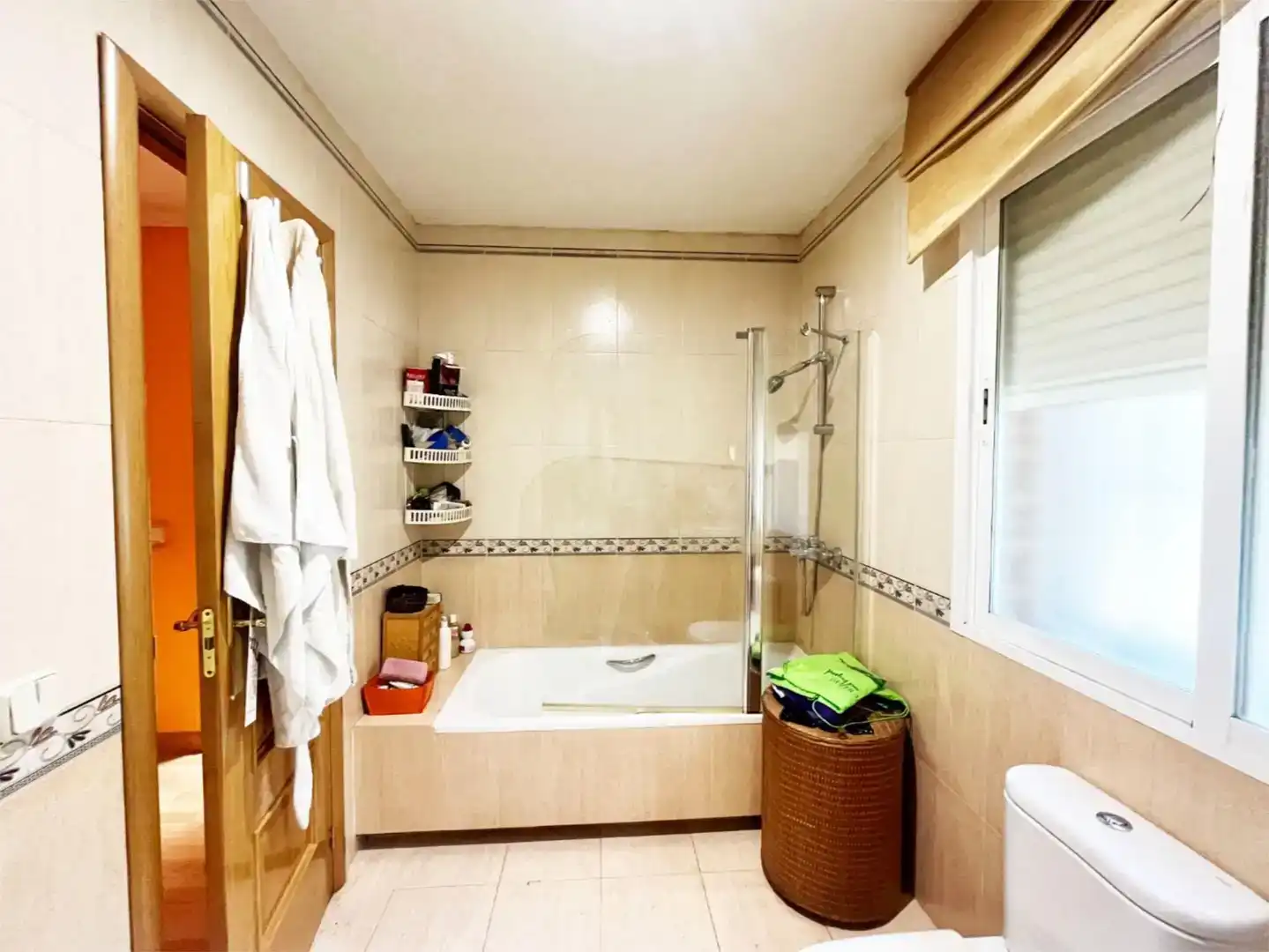 Bany de Casa o xalet en venda en Villanueva del Pardillo amb Aire condicionat, Jardí privat i Parquet