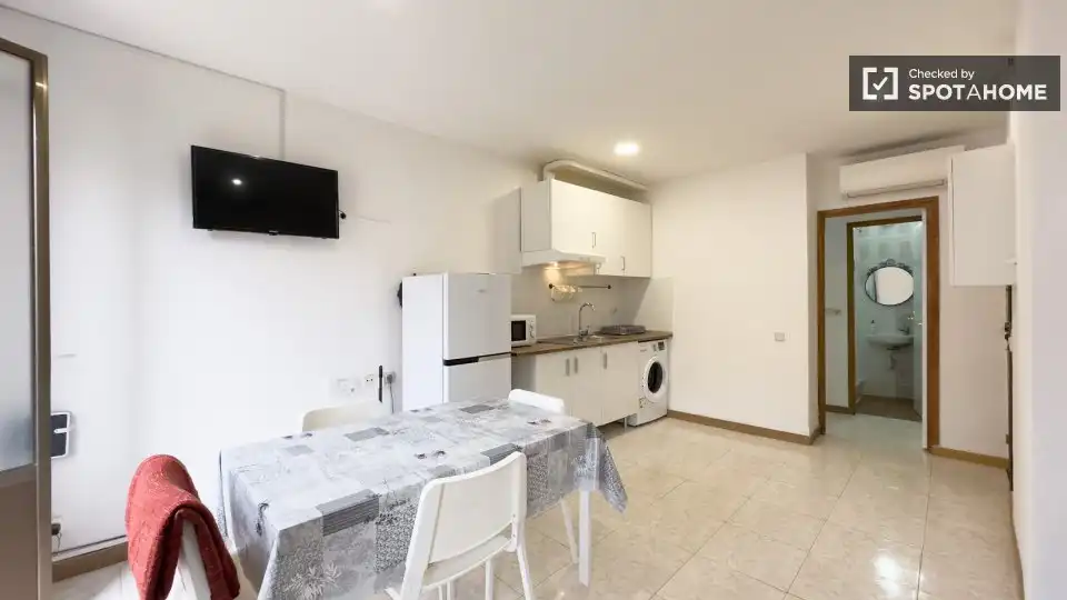 Flat with terrace to rent in Ciutat Vella, imagen 6