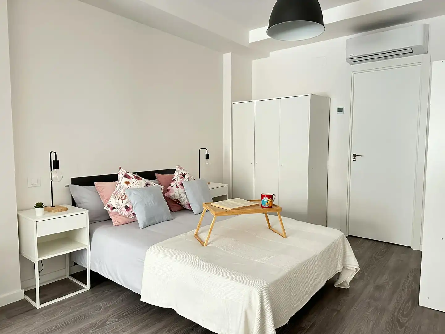Bedroom of Flat for rent in Madrid  with Air Conditioner, Heating and Furnished