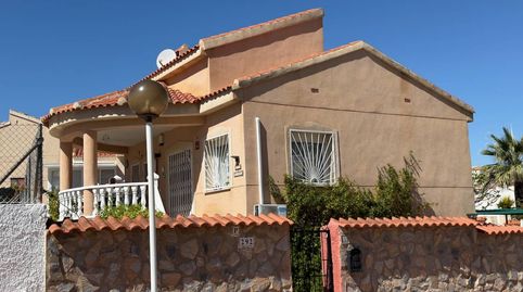 Villa orientada al suroeste con jardiacuten y solaacuterium en Ciudad QuesadaSituada en Ciudad Quesada, esta villa bien cuidada of, imatge 2