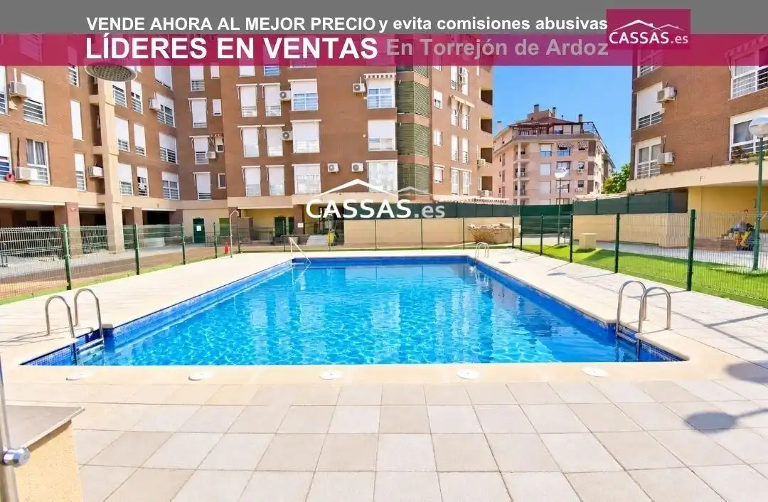 Flat with pool for sale in Carretera solana
