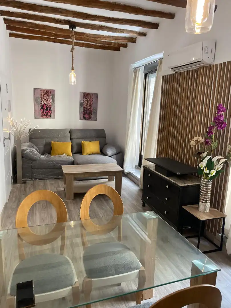 Wohnzimmer von Wohnungen zur Miete in Jaén mit Klimaanlage, Heizung und Parkett