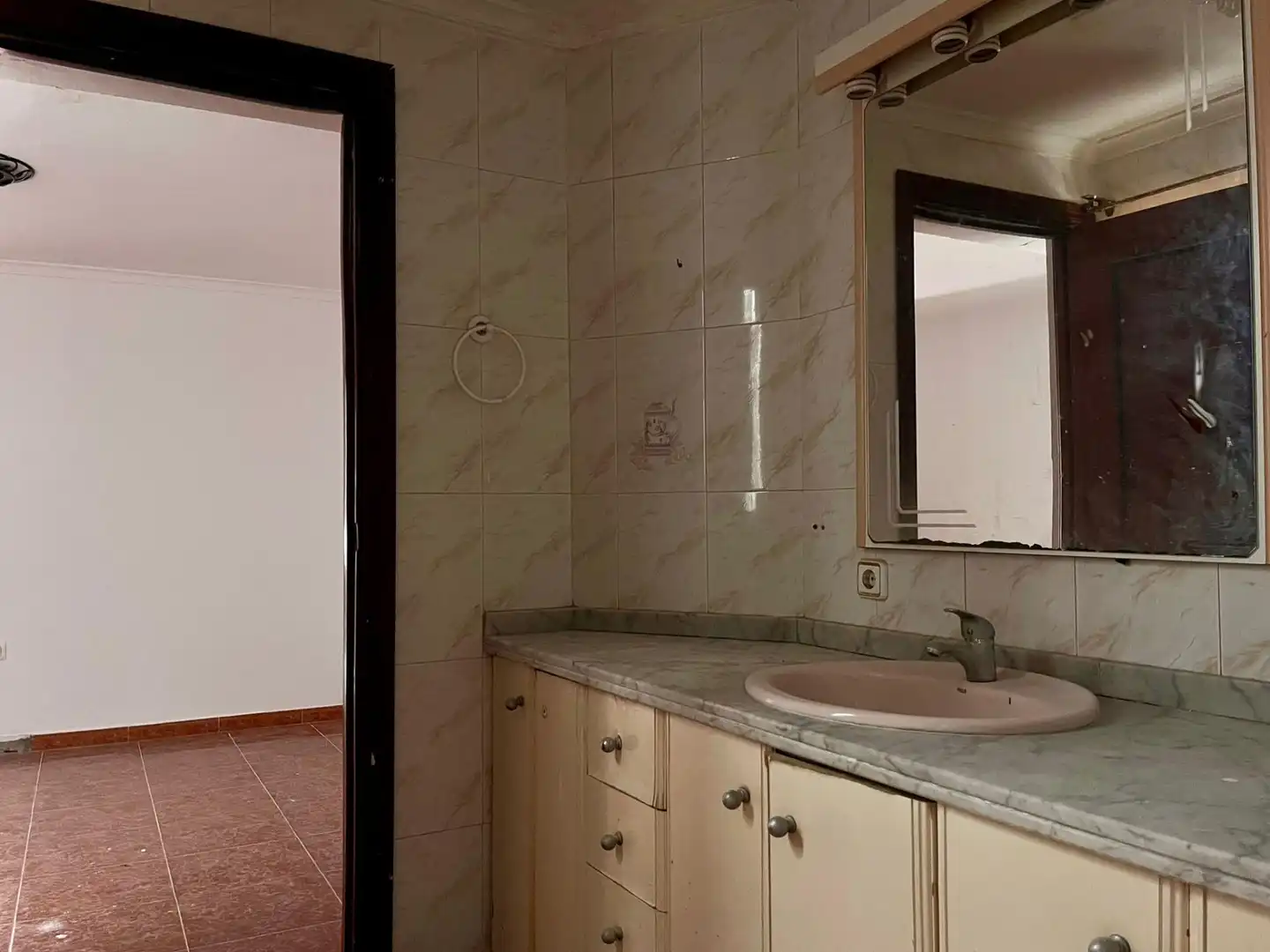Bathroom of Detached homes for sale in Morón de la Frontera