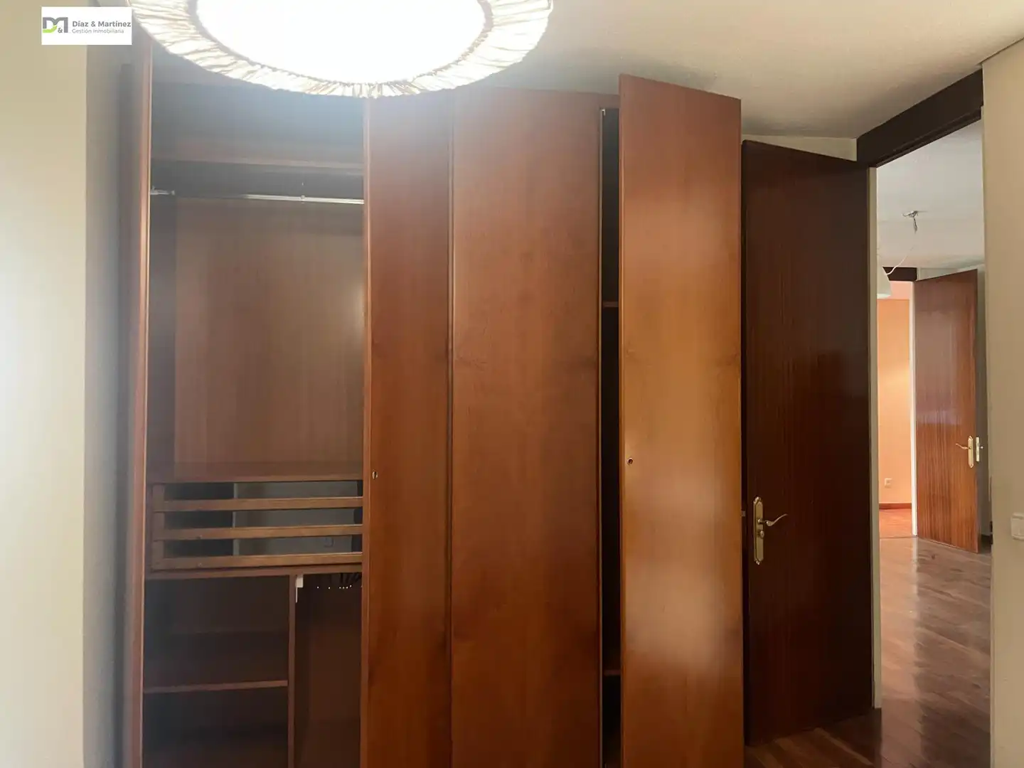 Schlafzimmer von Wohnung zur Miete in León Capital  mit Heizung, Parkett und Terrasse