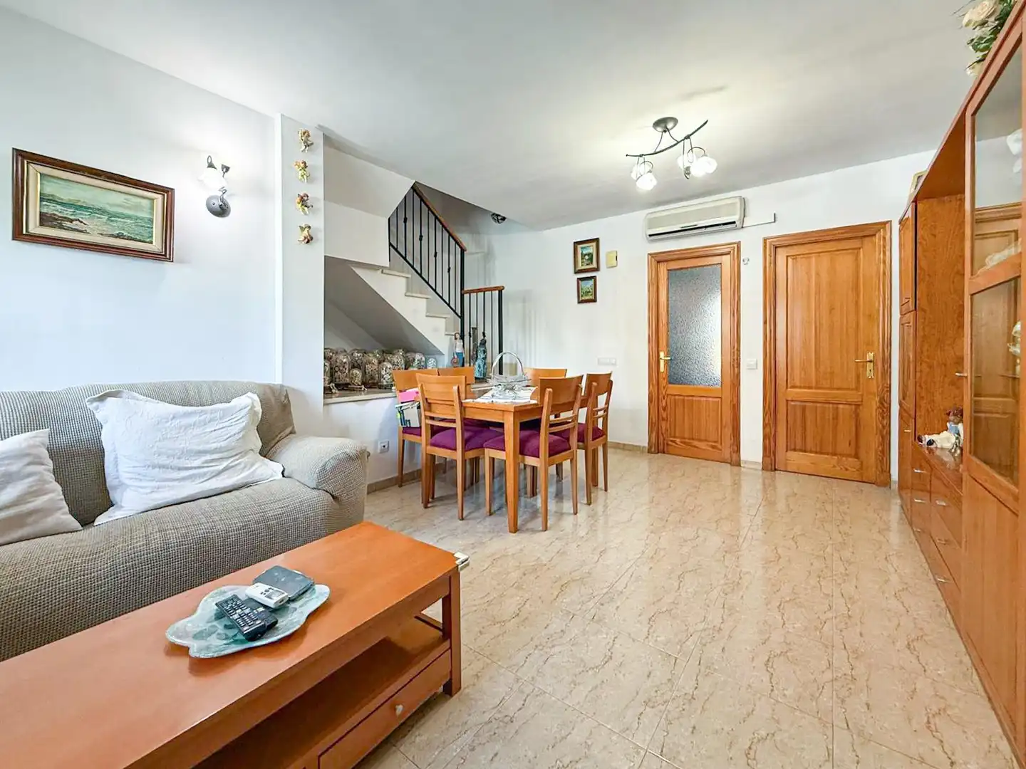 Sala d'estar de Casa adosada en venda en  Palma de Mallorca amb Moblat