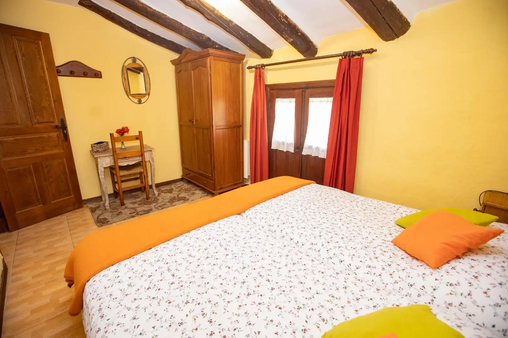Schlafzimmer von Gebäude zum Verkauf in Siétamo