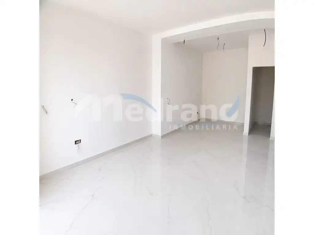 Wohnung zum Verkauf in Benidorm mit Klimaanlage, Privatgarten und Terrasse
