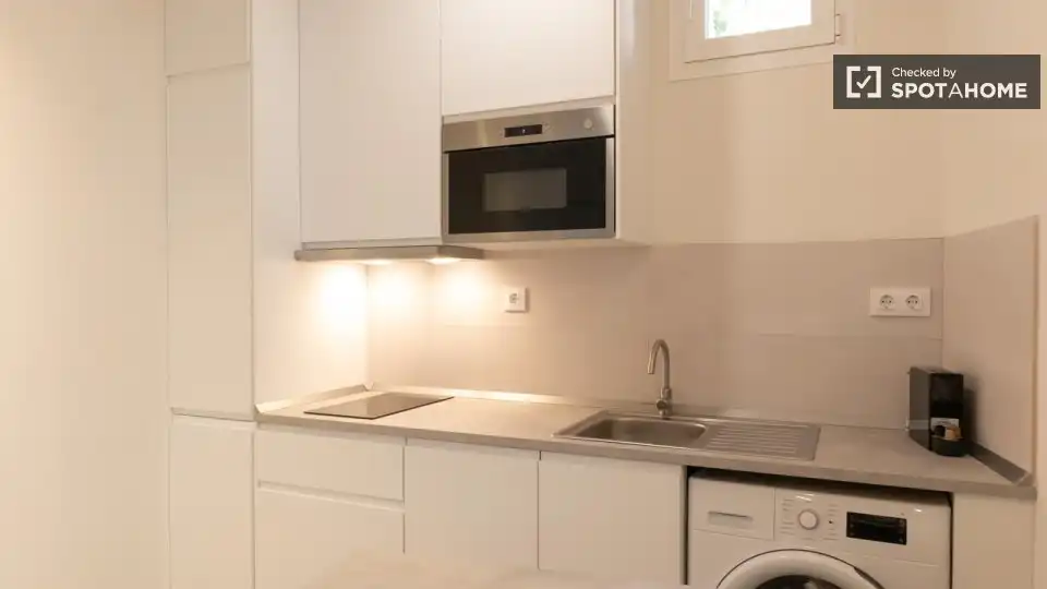 Cocina de Estudio para compartir en Madrid con Aire acondicionado, Calefacción y Terraza
