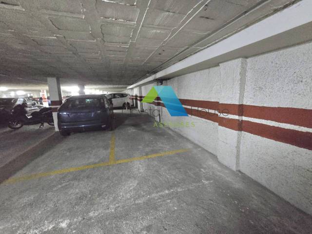 Garaje en Alquiler en Avenida Velázquez en Los Guindos - Parque Mediterráneo - Santa Paula