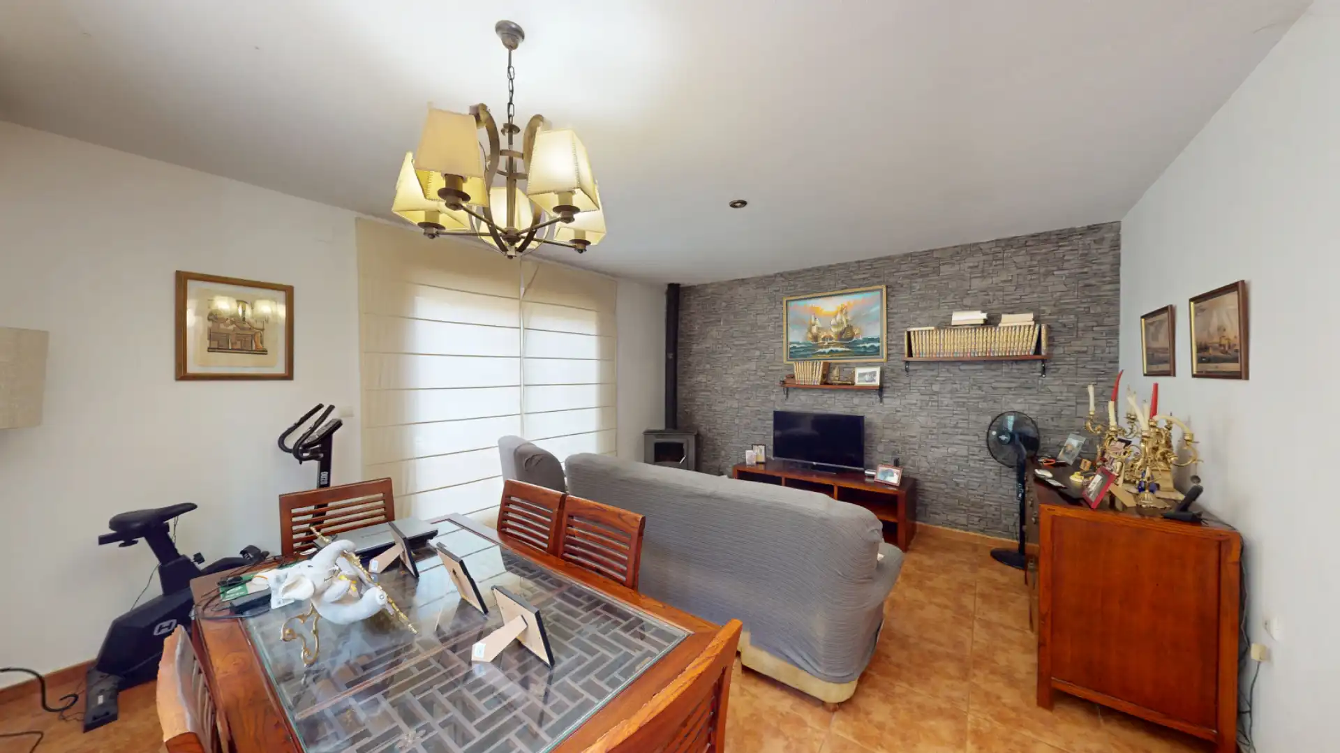 Casa pareada con terraza en venta en Carrer les Oliveres, imagen 5