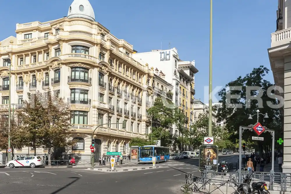 Exterior view of Attic for rent in Madrid  with Air Conditioner, Heating and Parquet flooring