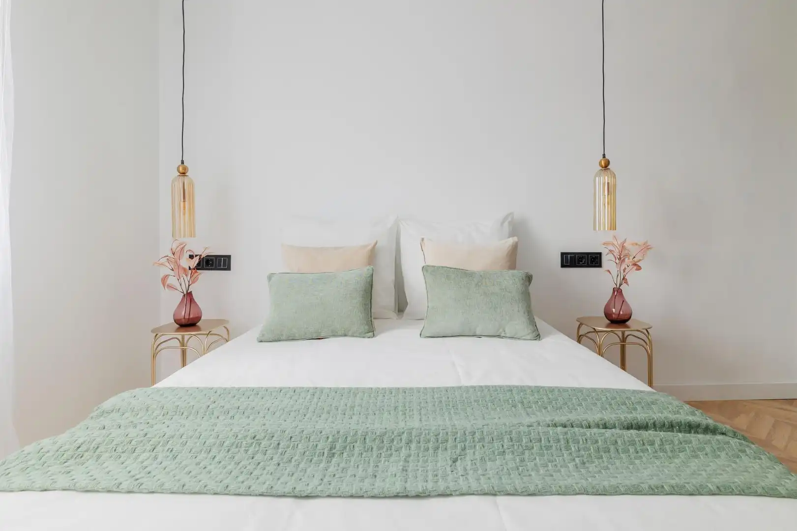 Dormitori de Apartament en venda en Madrid amb Jardí privat i Terrassa