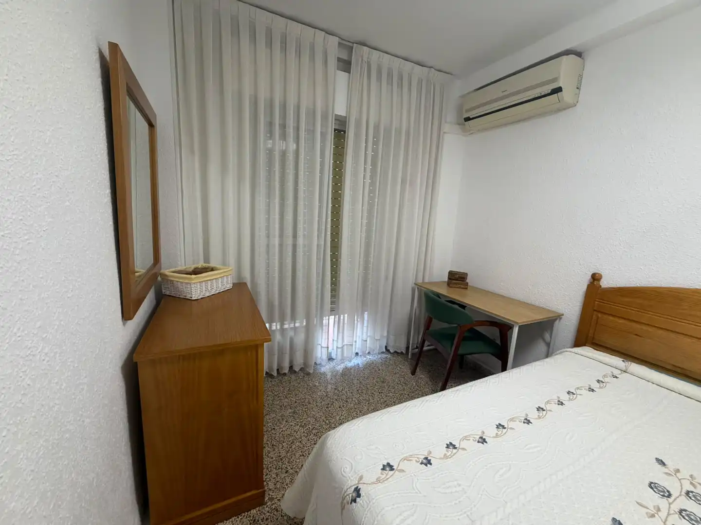 Flat with terrace to rent in Calle Santa María del Valle 17, imagen 36