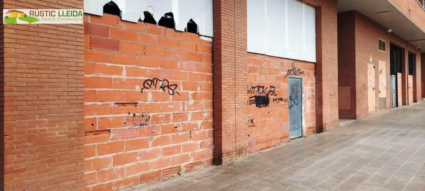 Local comercial en venta en Tàrrega, imagen 2