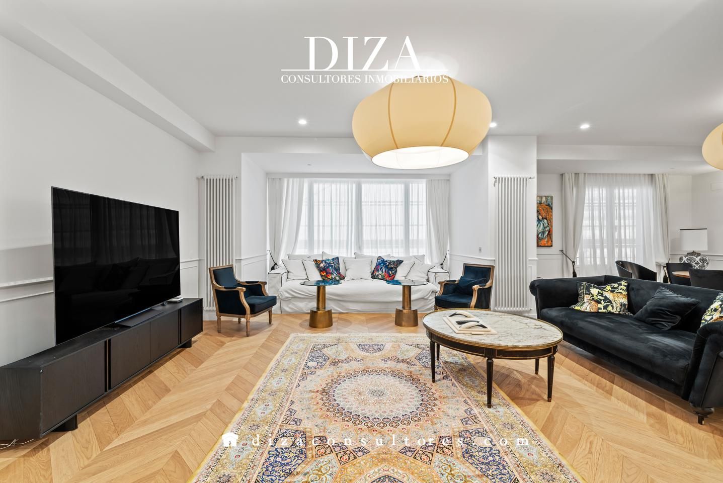 Living room of Flat for sale in  Madrid Capital  with Air Conditioner, Heating and Storage room