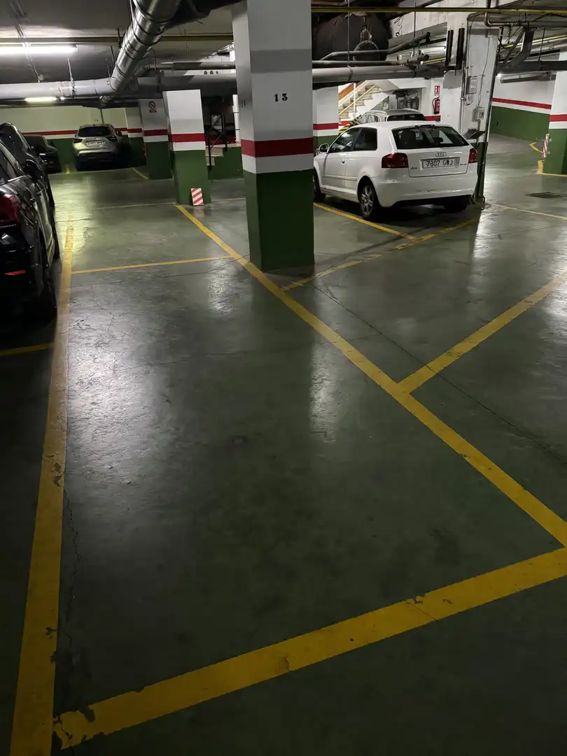Parking of Flat for sale in Sevilla  with Air Conditioner, Heating and Terrace