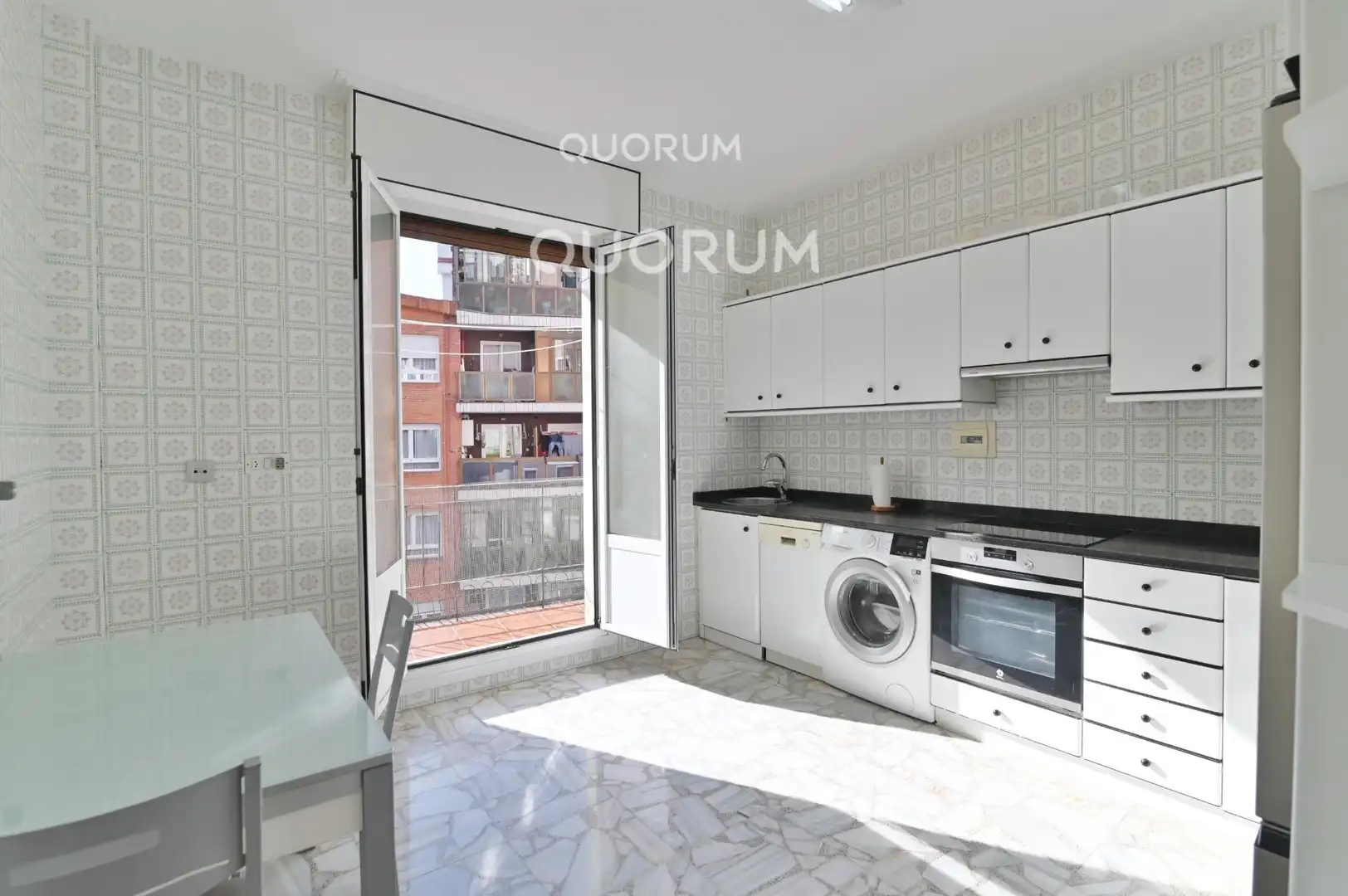 Cocina de Piso en venta en Bilbao  con Calefacción, Amueblado y Balcón