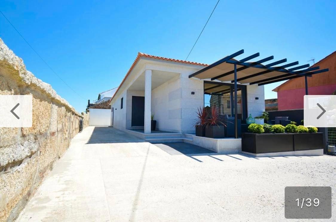 Vista exterior de Casa o xalet de lloguer en Cambados amb Calefacció, Jardí privat i Terrassa