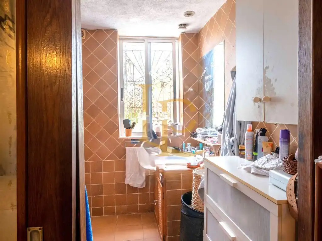 Bany de Finca rústica en venda en Rubí amb Calefacció, Jardí privat i Parquet
