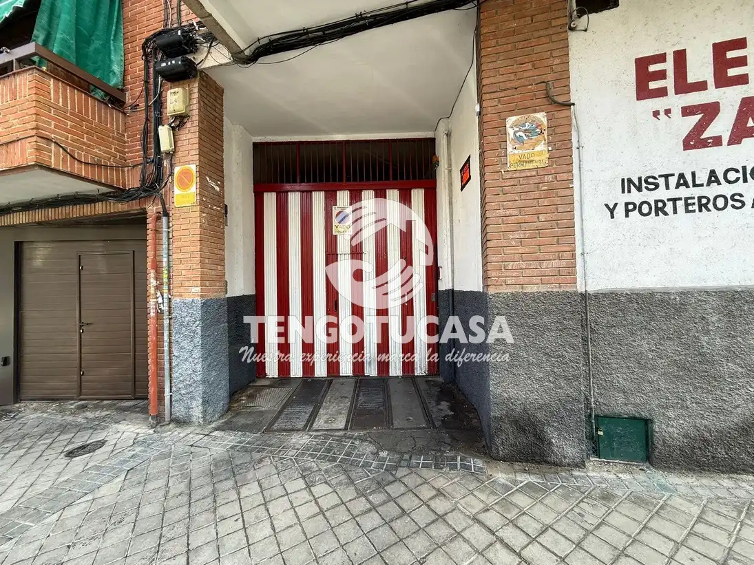 Exterior view of Garage for sale in Madrid