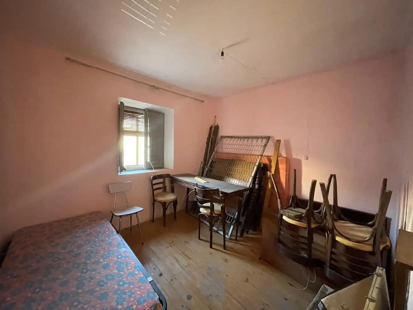 Habitación de Finca rústica en venta en Peral de Arlanza con Trastero y Horno