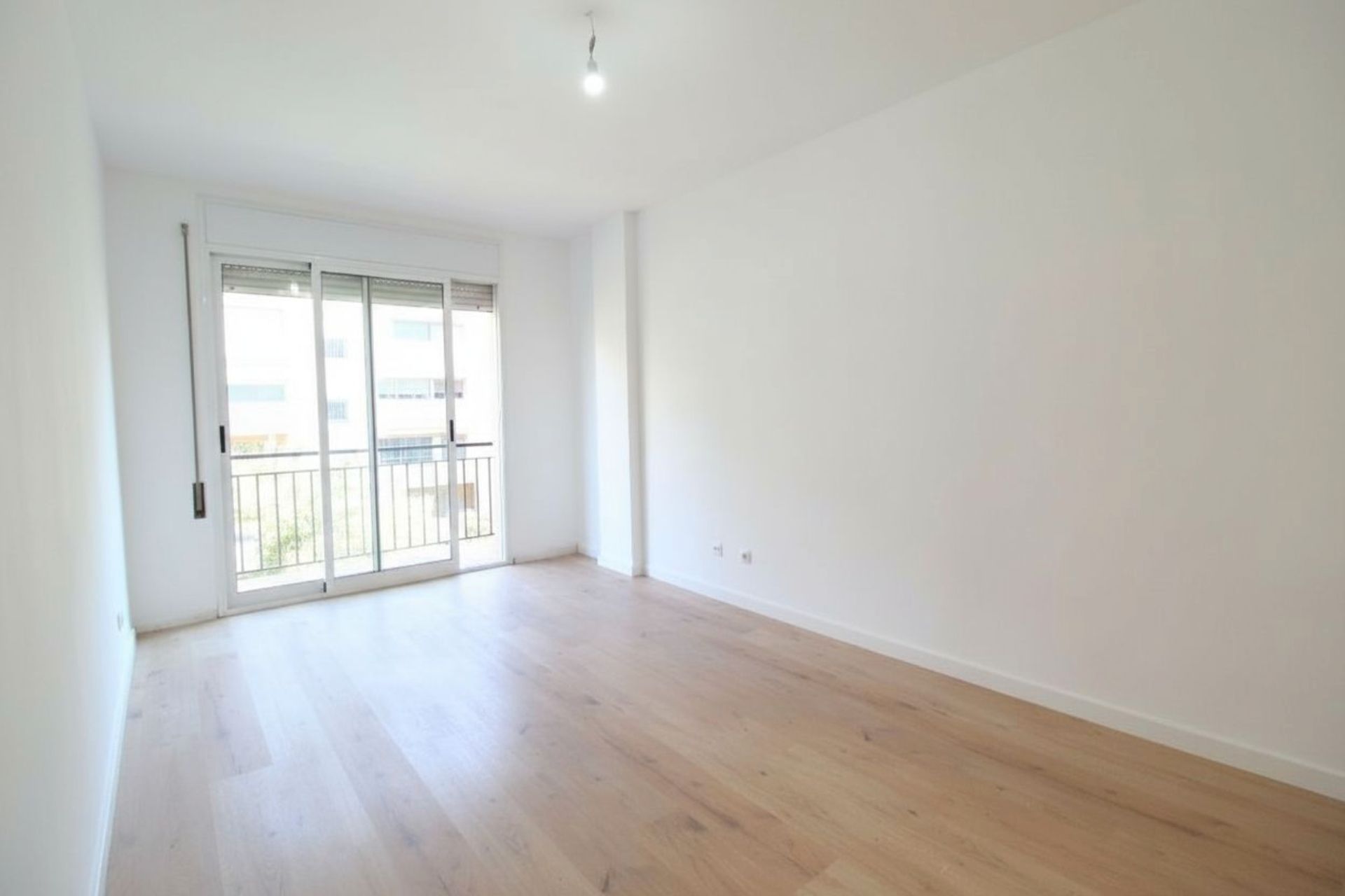 Dormitori de Pis en venda en  Barcelona Capital amb Parquet, Forn i Microones