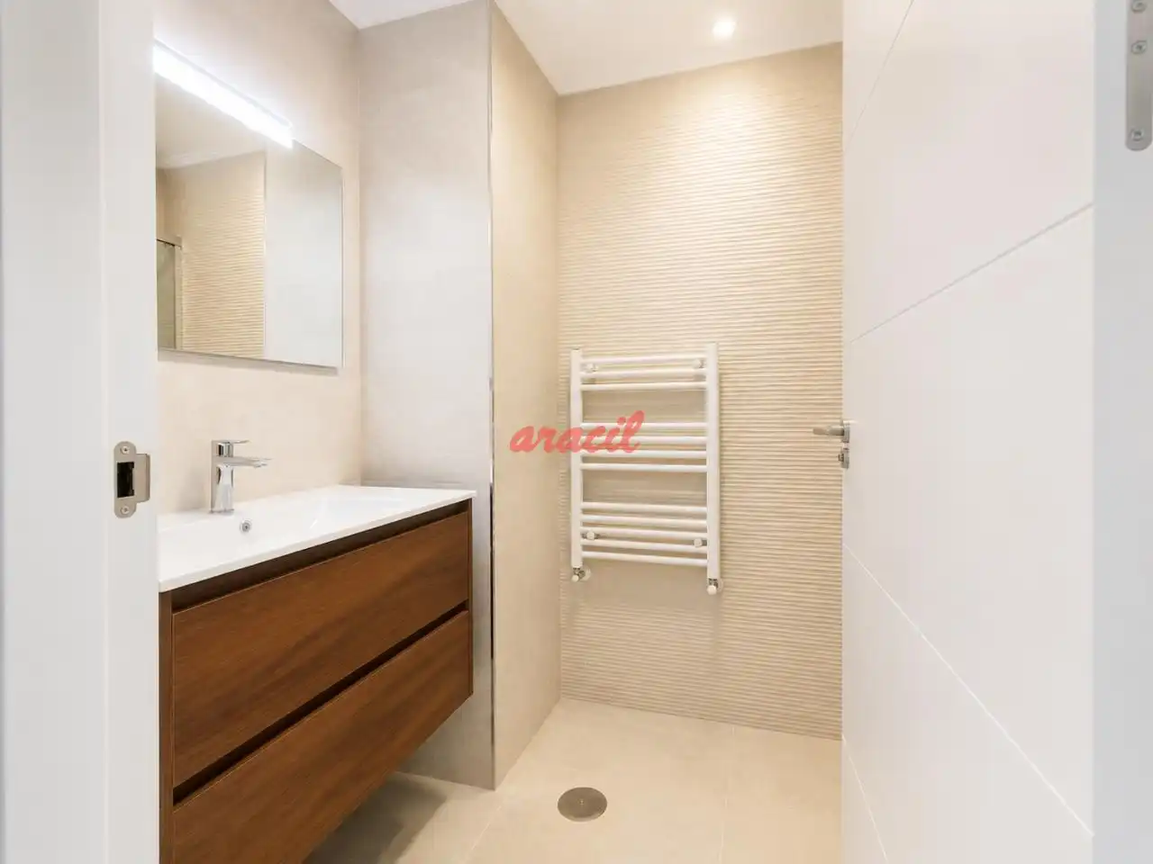 Bathroom of Duplexes for sale in Ourense Capital   with Air Conditioner, Heating and Terrace