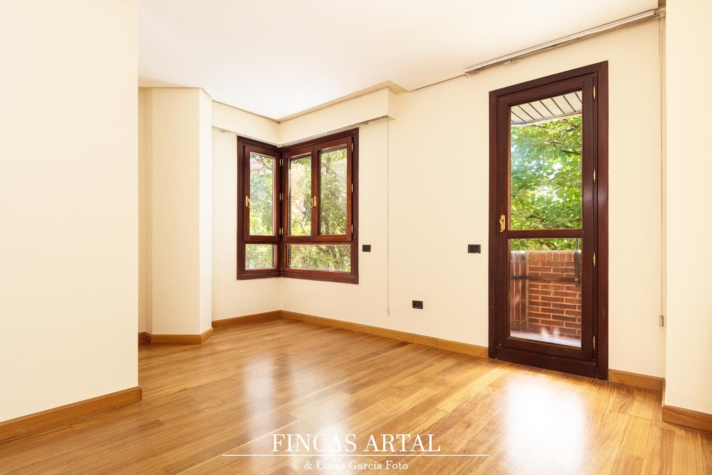 Bedroom of Flat for sale in  Zaragoza Capital  with Air Conditioner, Heating and Parquet flooring