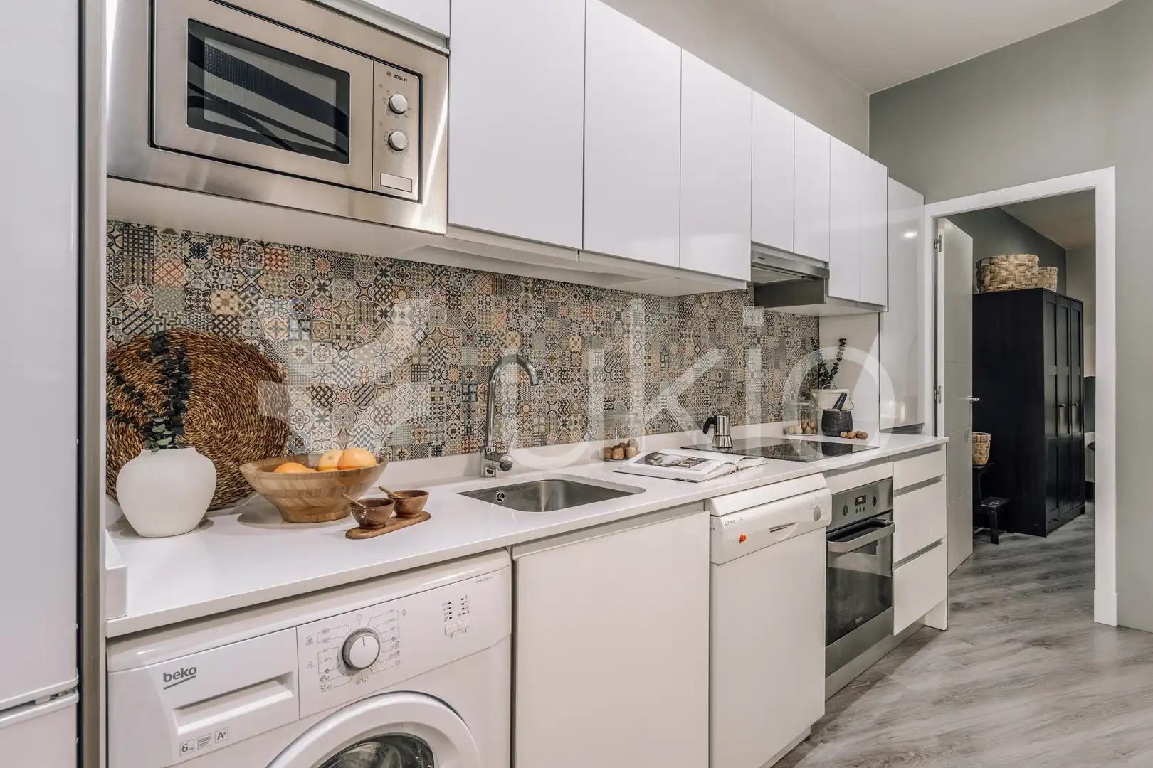 Cuina de Apartament de lloguer en Madrid amb Aire condicionat, Calefacció i Moblat