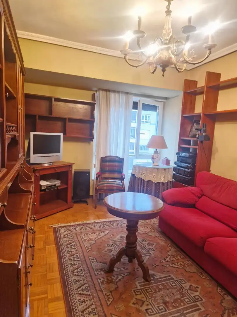Sala d'estar de Pis en venda en Lena amb Calefacció, Parquet i Traster