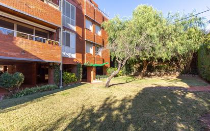 Vista exterior de Pis en venda en Esplugues de Llobregat amb Balcó