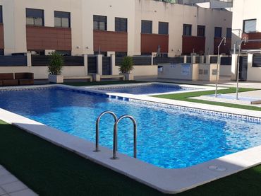 Adosado con balcón en venta en Norte